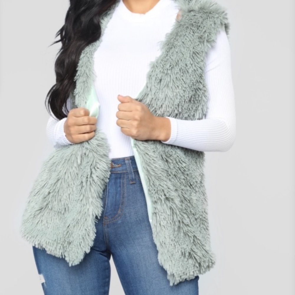 fur vest- sage